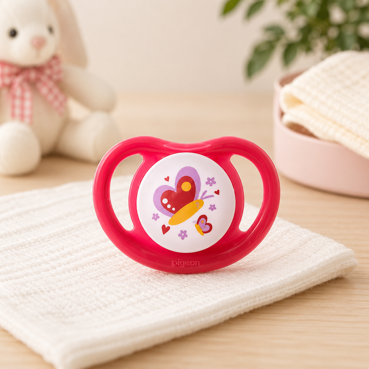 PIGEON BABY PACIFIER – BUTTERFLY MOTIF (12–36 MONTHS)