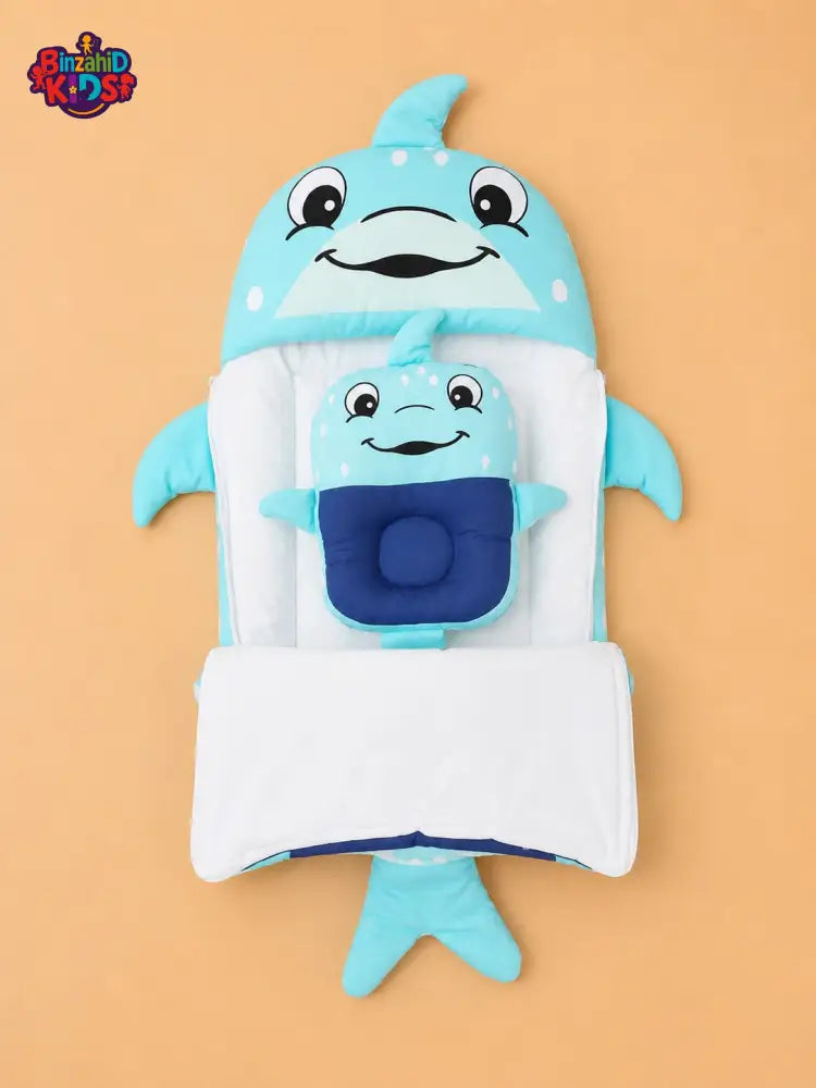 HAPPIMUMS CHARACTER CUDDLY CARRY NEST WITH PILLOW - BLUE LITTLE SHARK